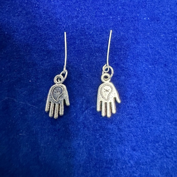Hamsa hand earring🪬 - Picture 2 of 3